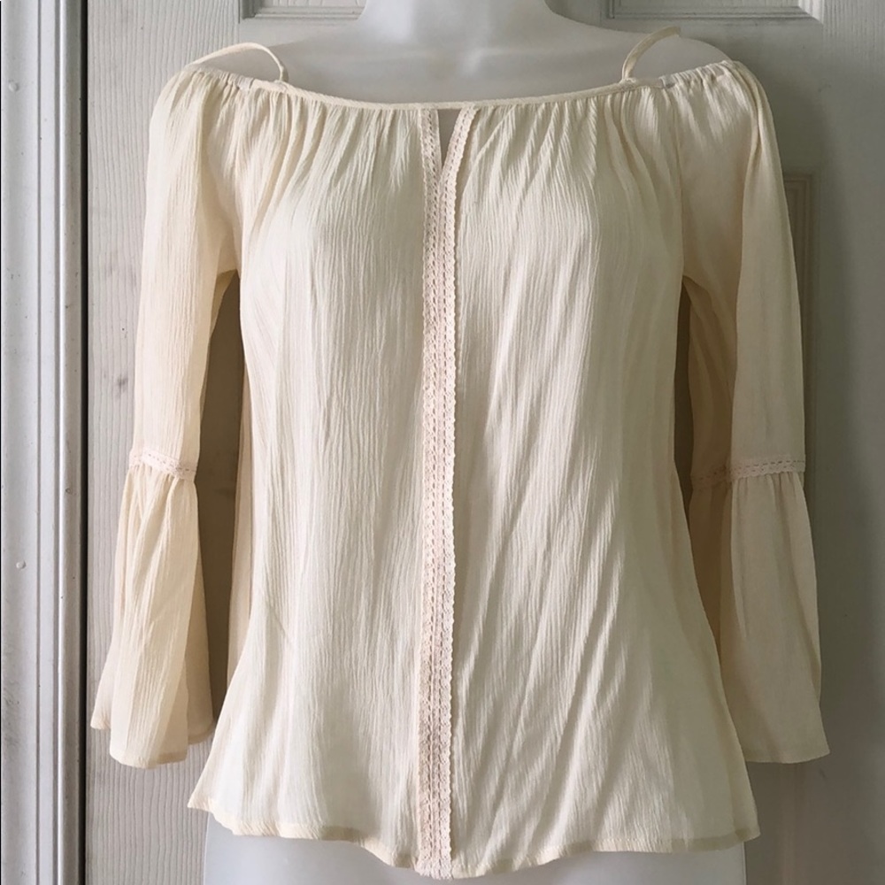 Off white off shoulder nwt blouse.